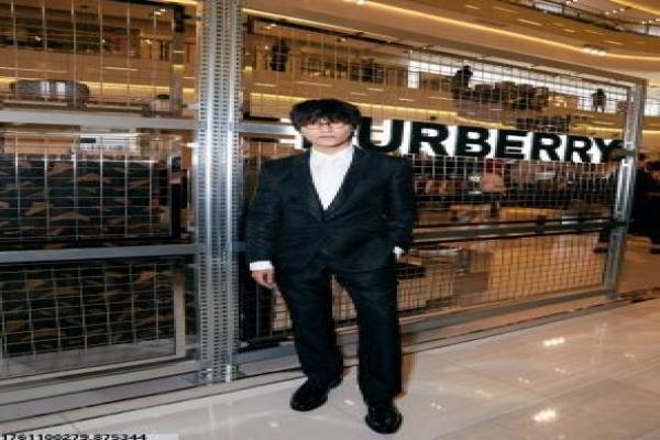 《男奴时代》极端社会制度下的挣扎,解读男奴时代的反乌托邦寓言
